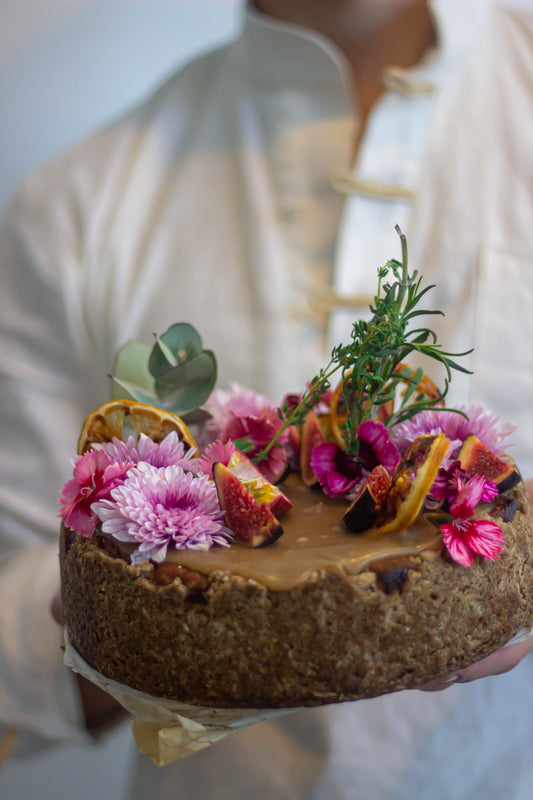 Decorating our Caramel Cheesecake